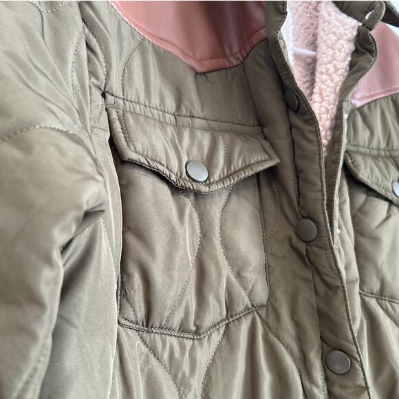 Dictionary Olive Sherpa-Lined Puffer Shacket w/ Faux Leather, Women’s Medium - Picture 5 of 6